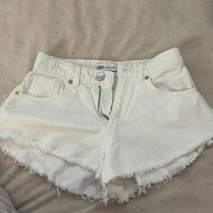 zara white shorts size 32